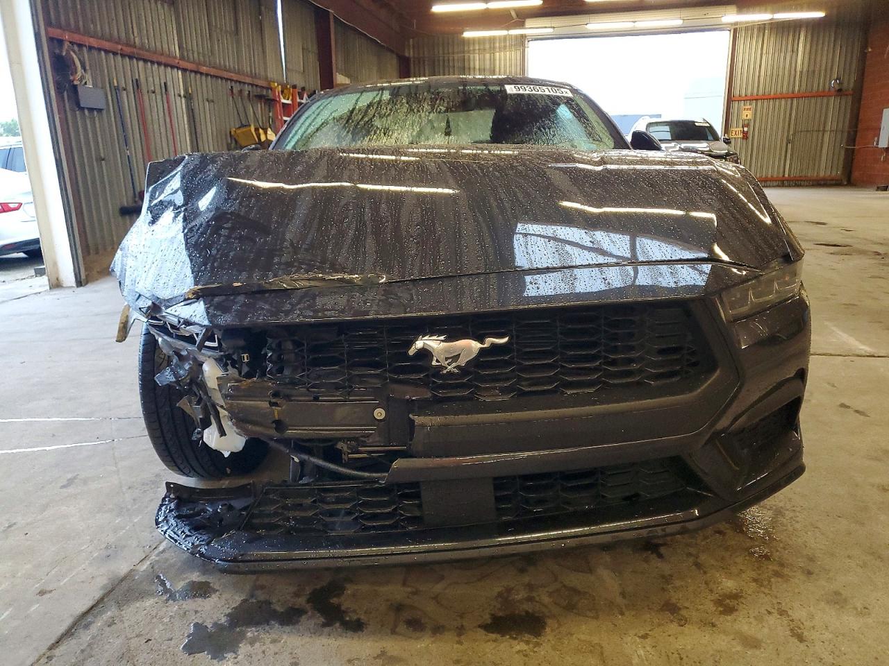 2024 FORD MUSTANG photo 5
