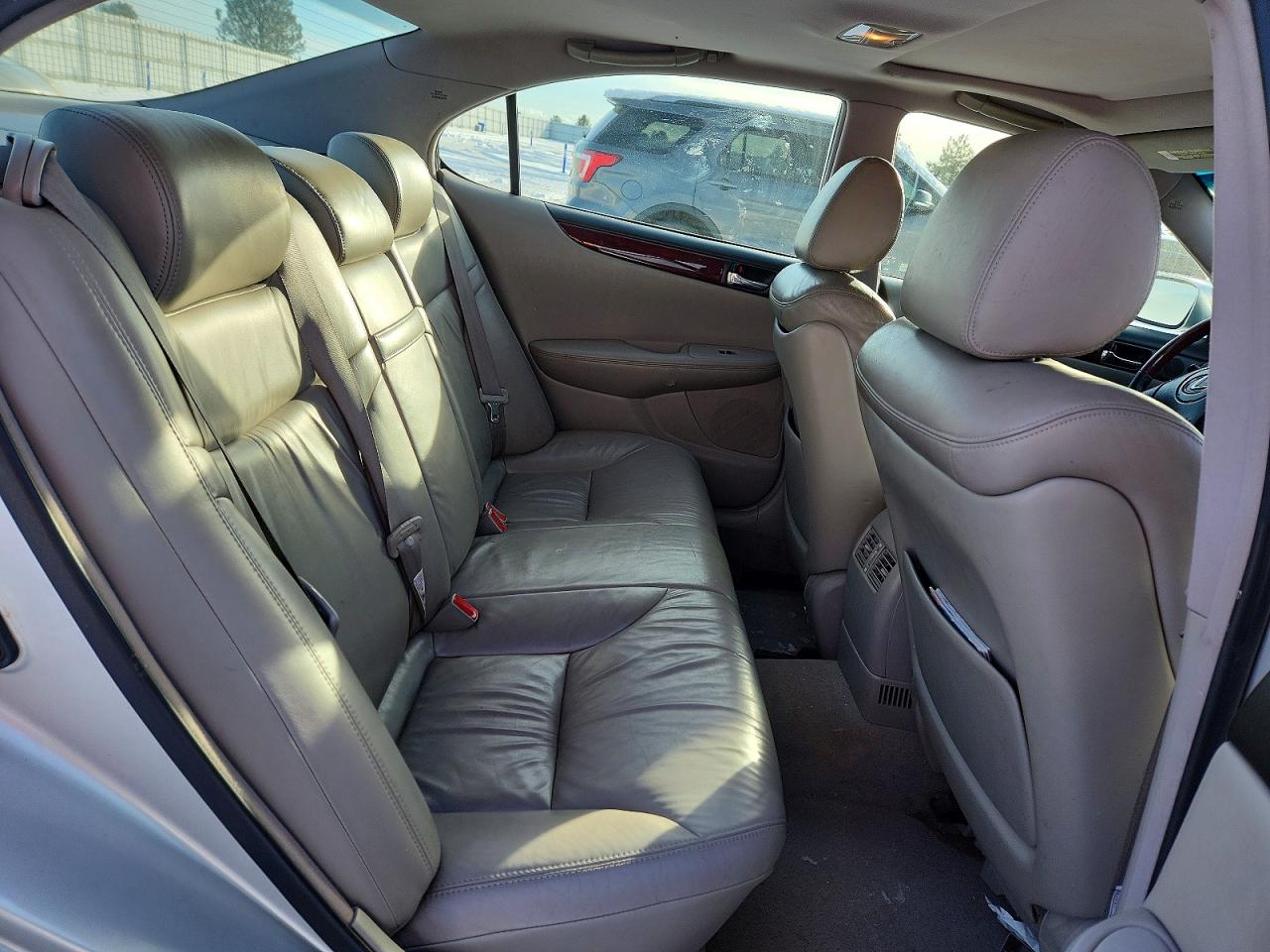 2002 LEXUS ES 300 photo 10