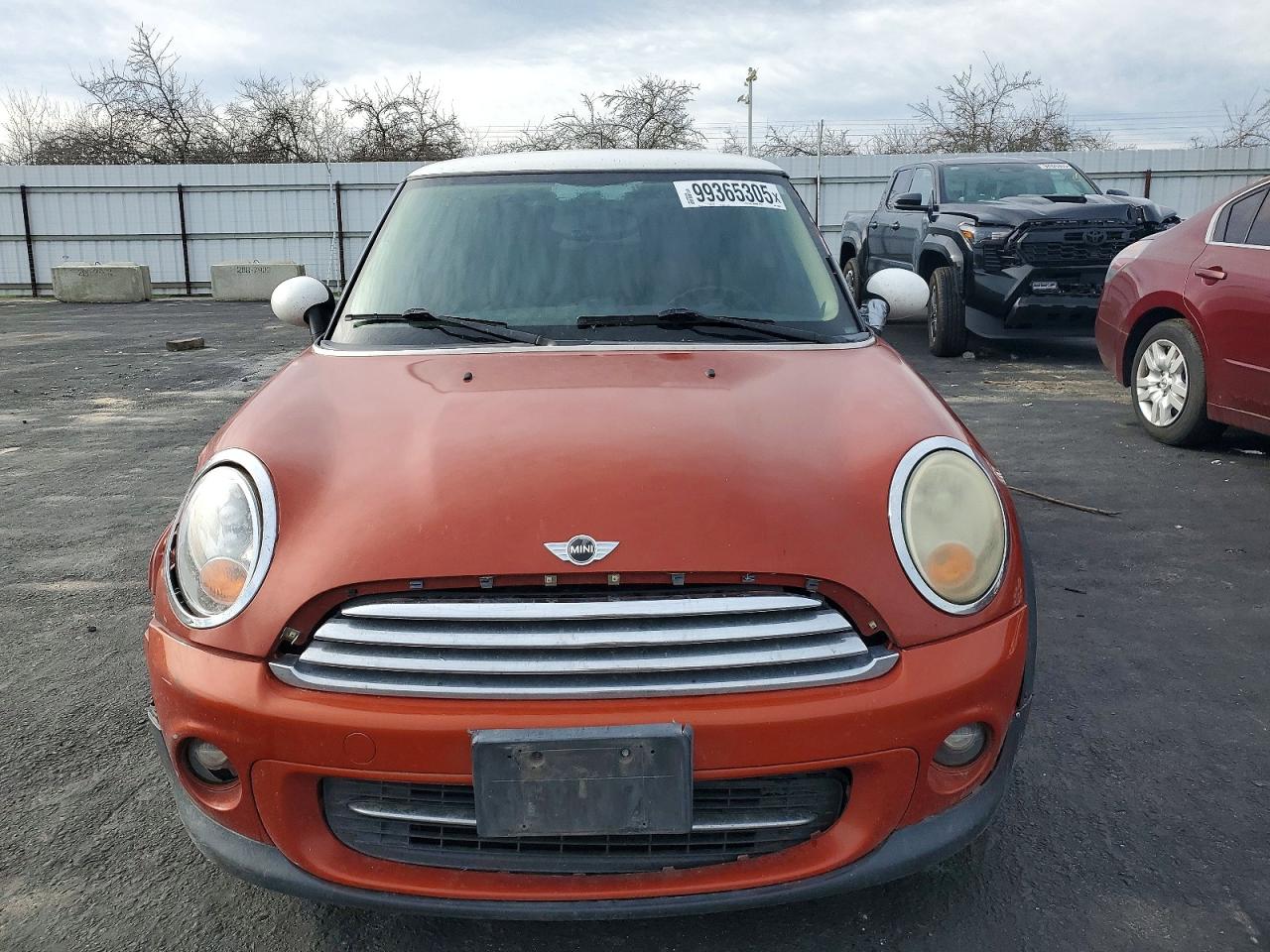 2011 MINI COOPER photo 5