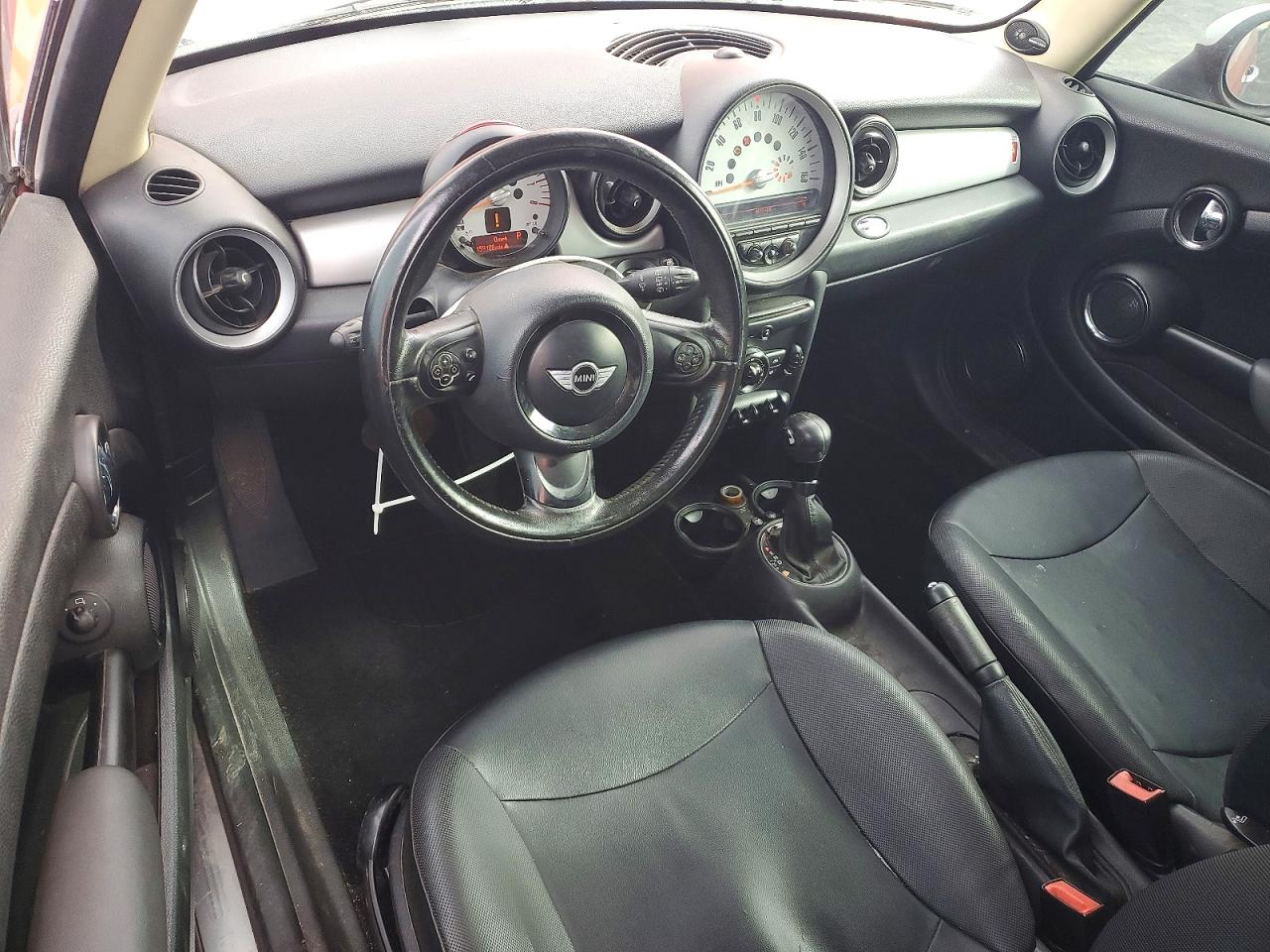 2011 MINI COOPER photo 8