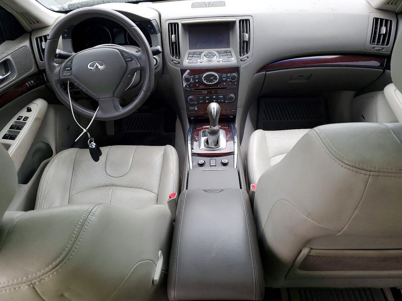2012 INFINITI G37 photo 15