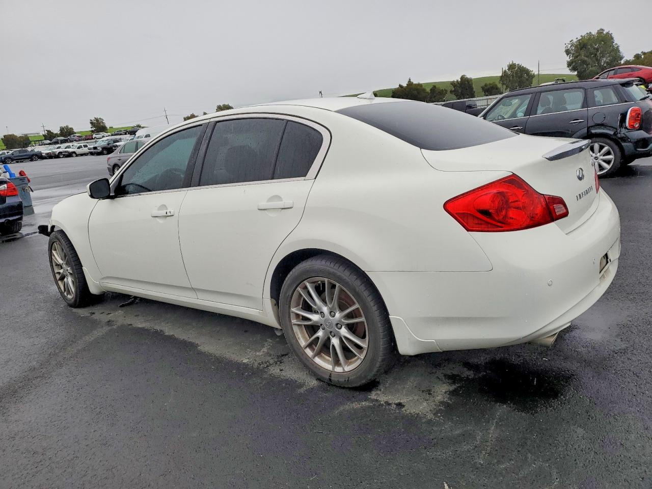 2012 INFINITI G37 photo 3