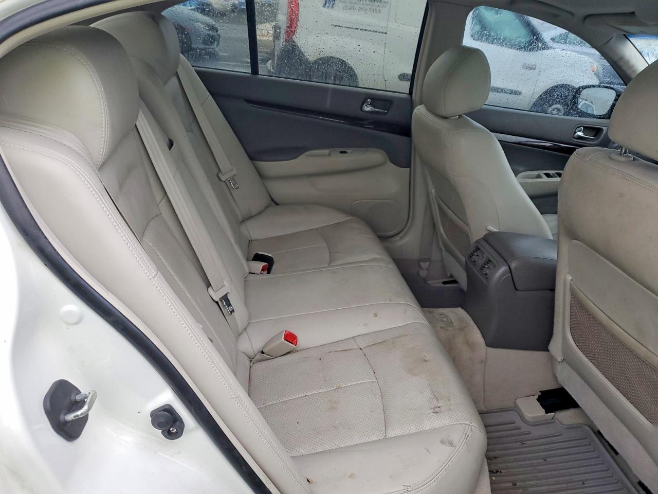 2012 INFINITI G37 photo 19