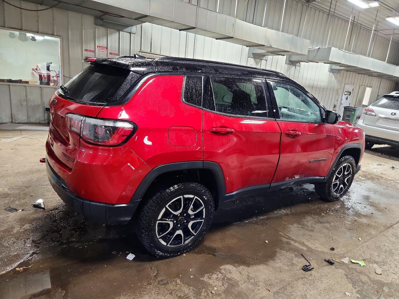 2025 JEEP COMPASS TRAILHAWK photo 3