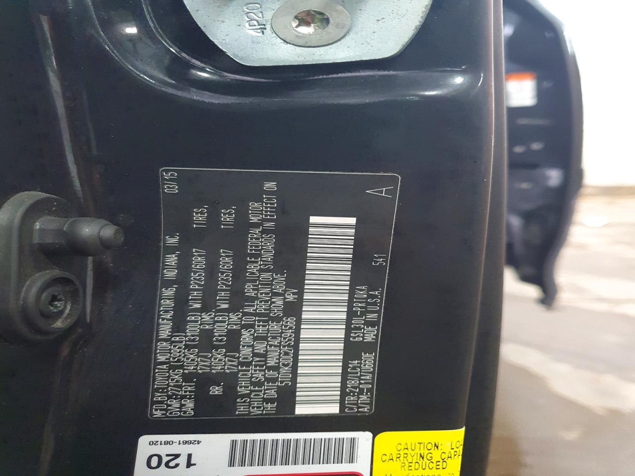 2015 TOYOTA SIENNA XLE photo 25