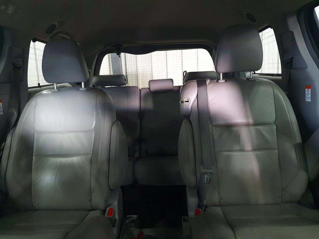 2015 TOYOTA SIENNA XLE photo 19