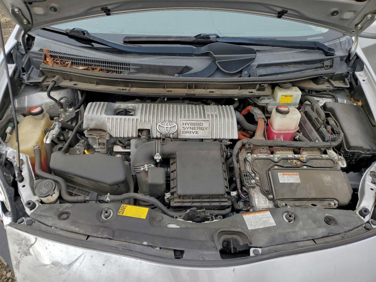 2015 TOYOTA PRIUS photo 11