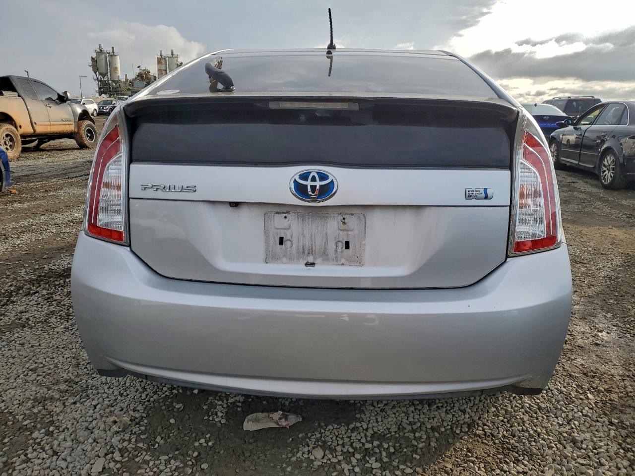 2015 TOYOTA PRIUS photo 6