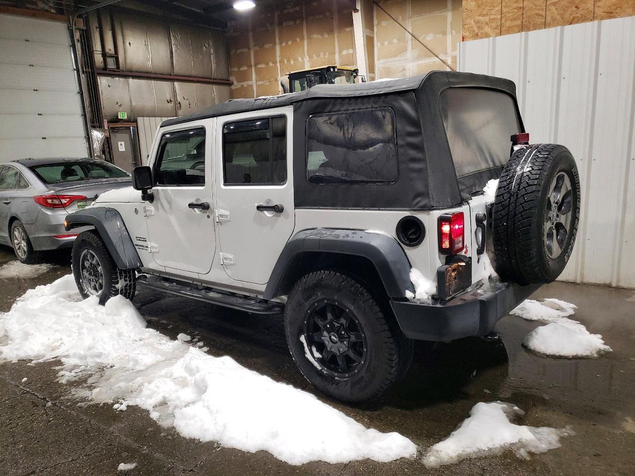 2016 JEEP WRANGLER UNLIMITED SPORT photo 2