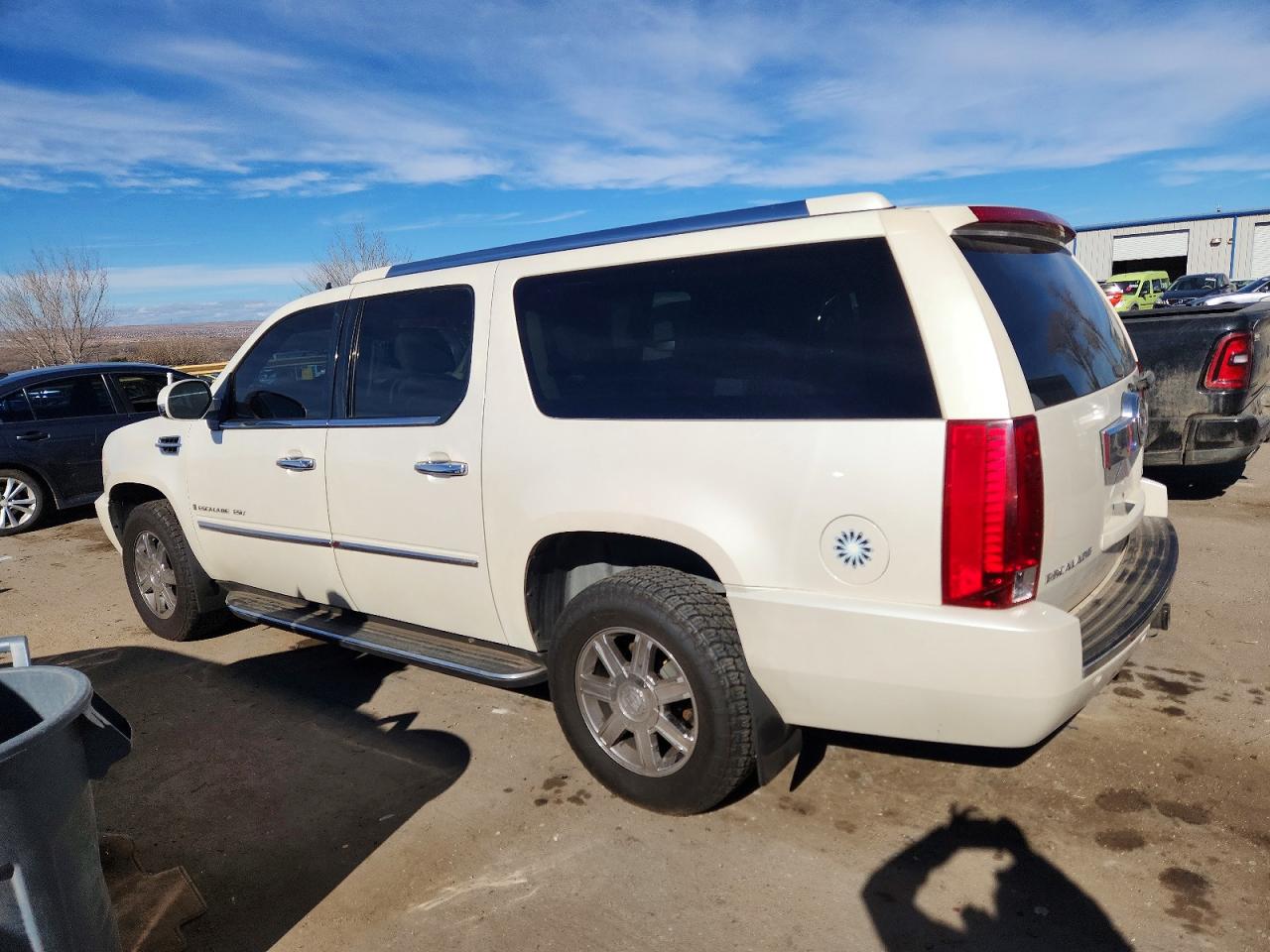 2007 CADILLAC ESCALADE ESV photo 2