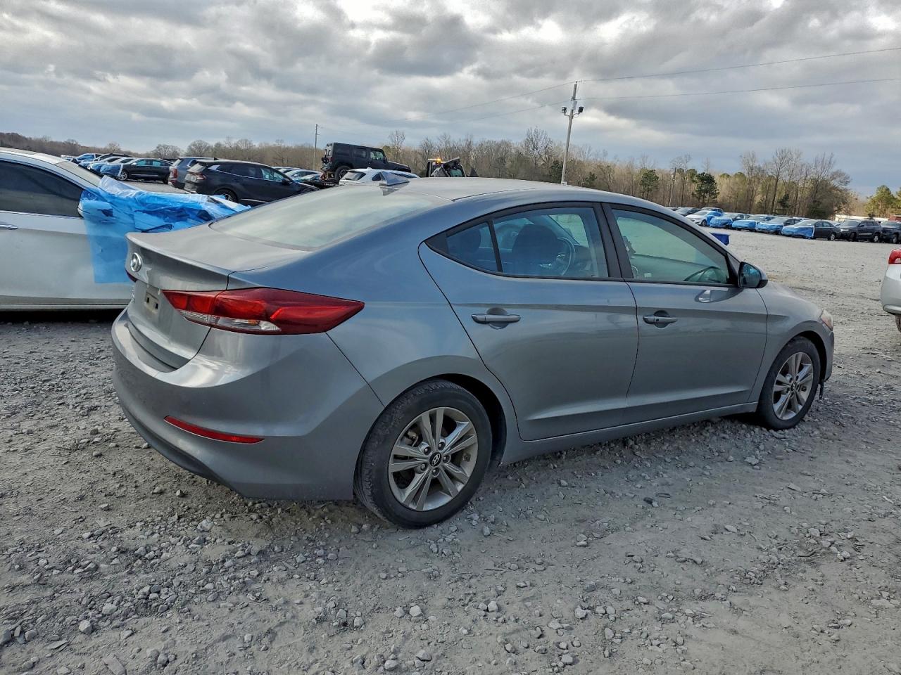 2018 HYUNDAI ELANTRA photo 3