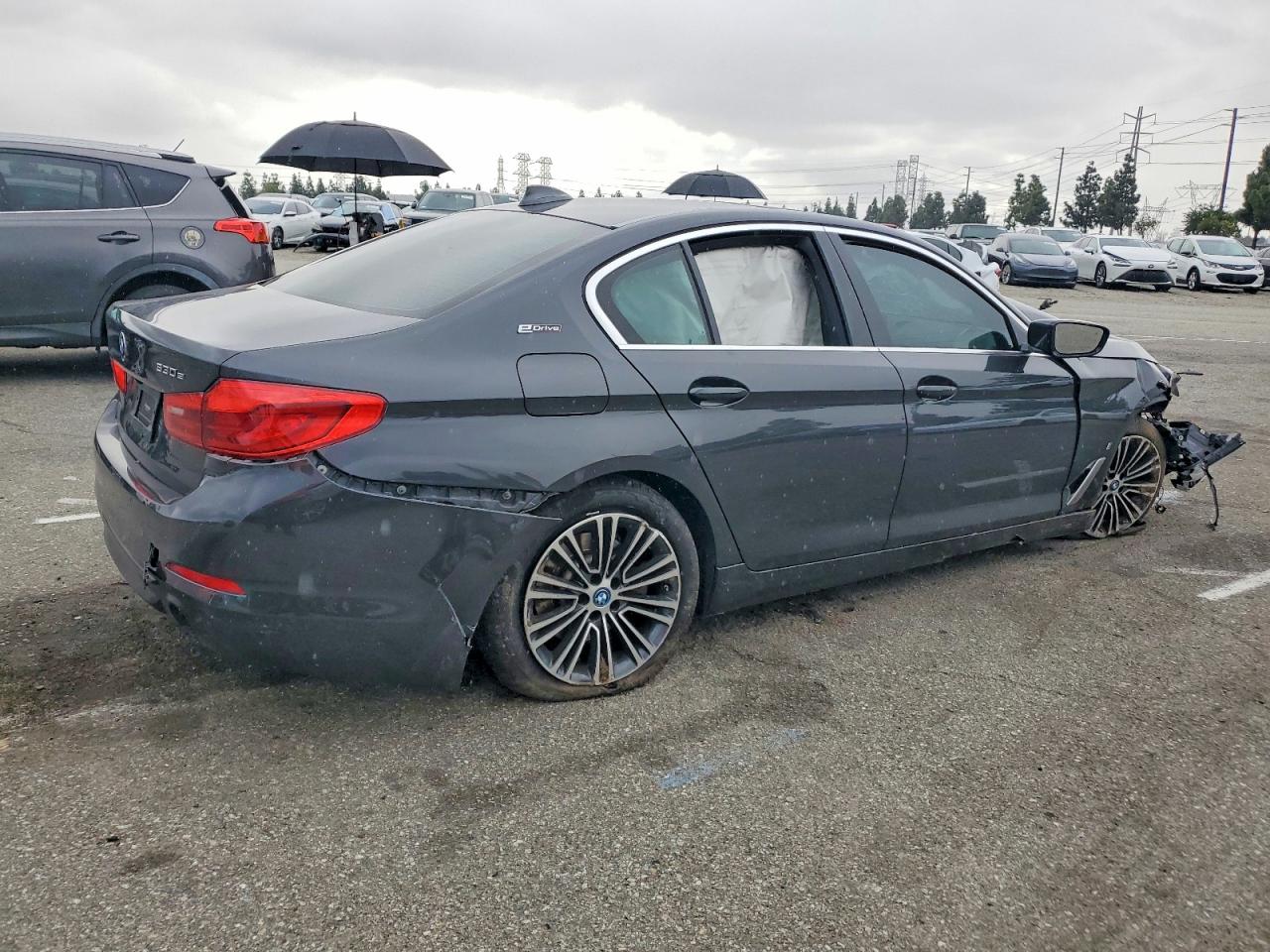 2019 BMW 530E photo 3