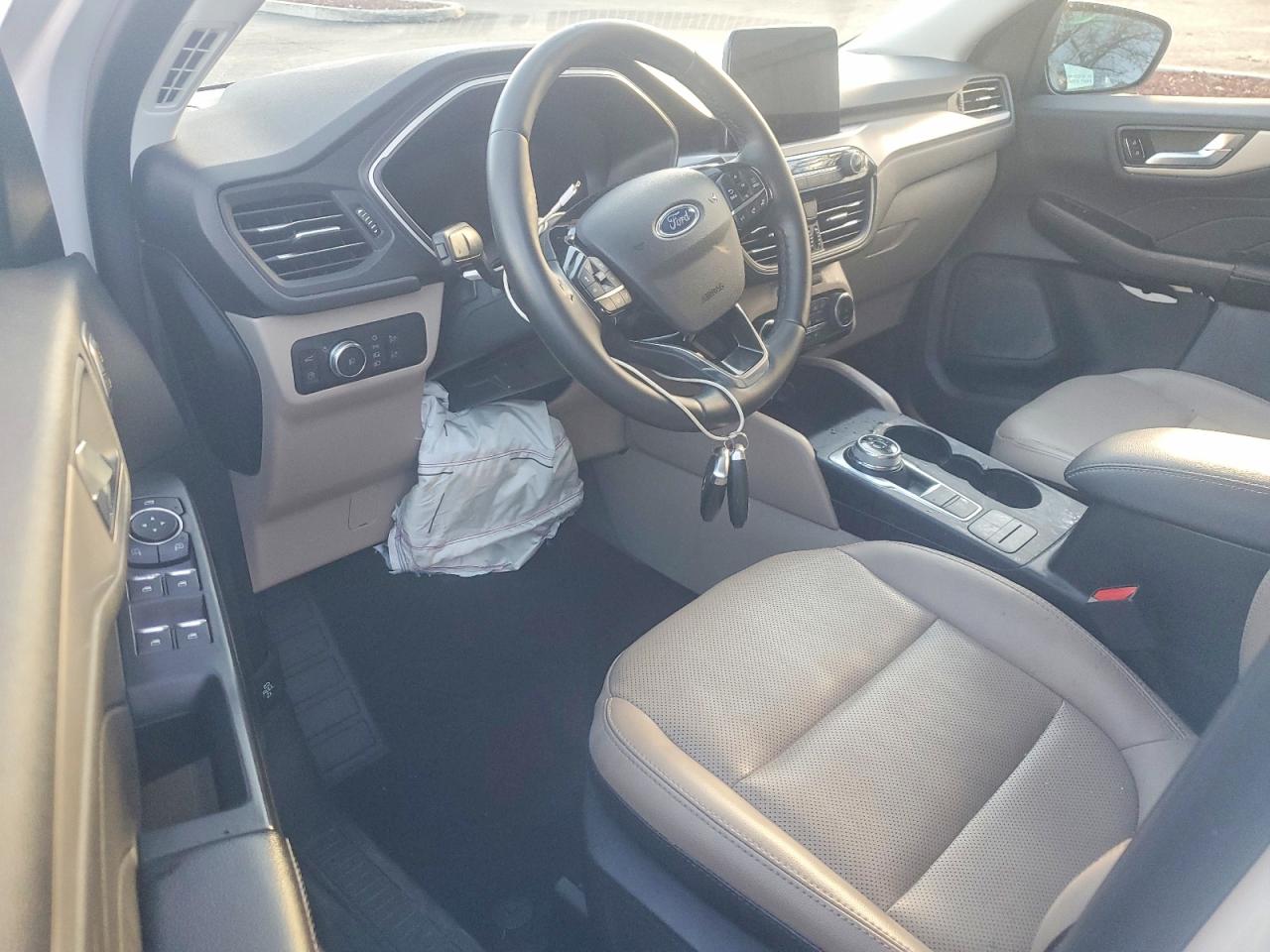 2022 FORD ESCAPE SEL photo 8