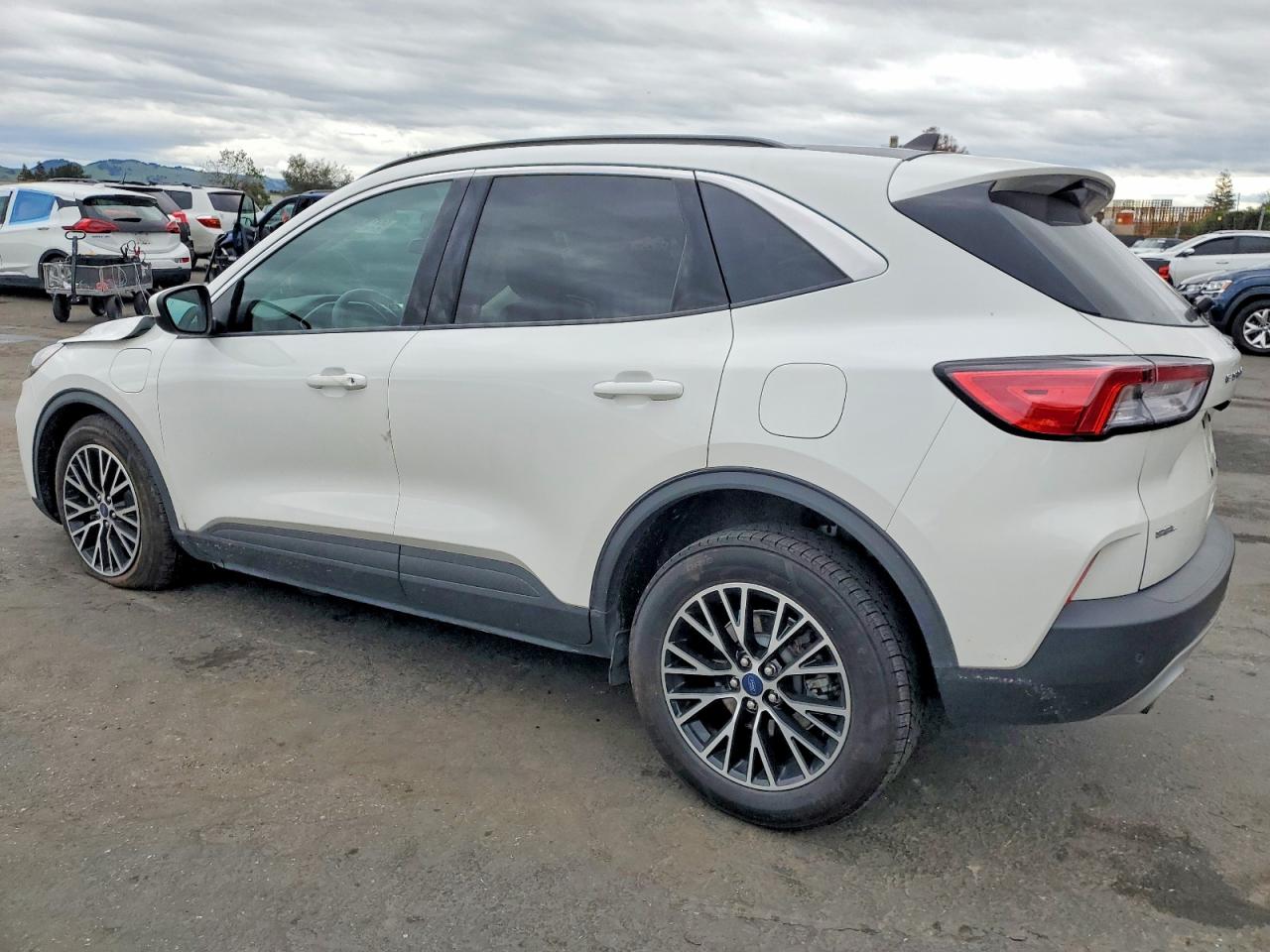2022 FORD ESCAPE SEL photo 2