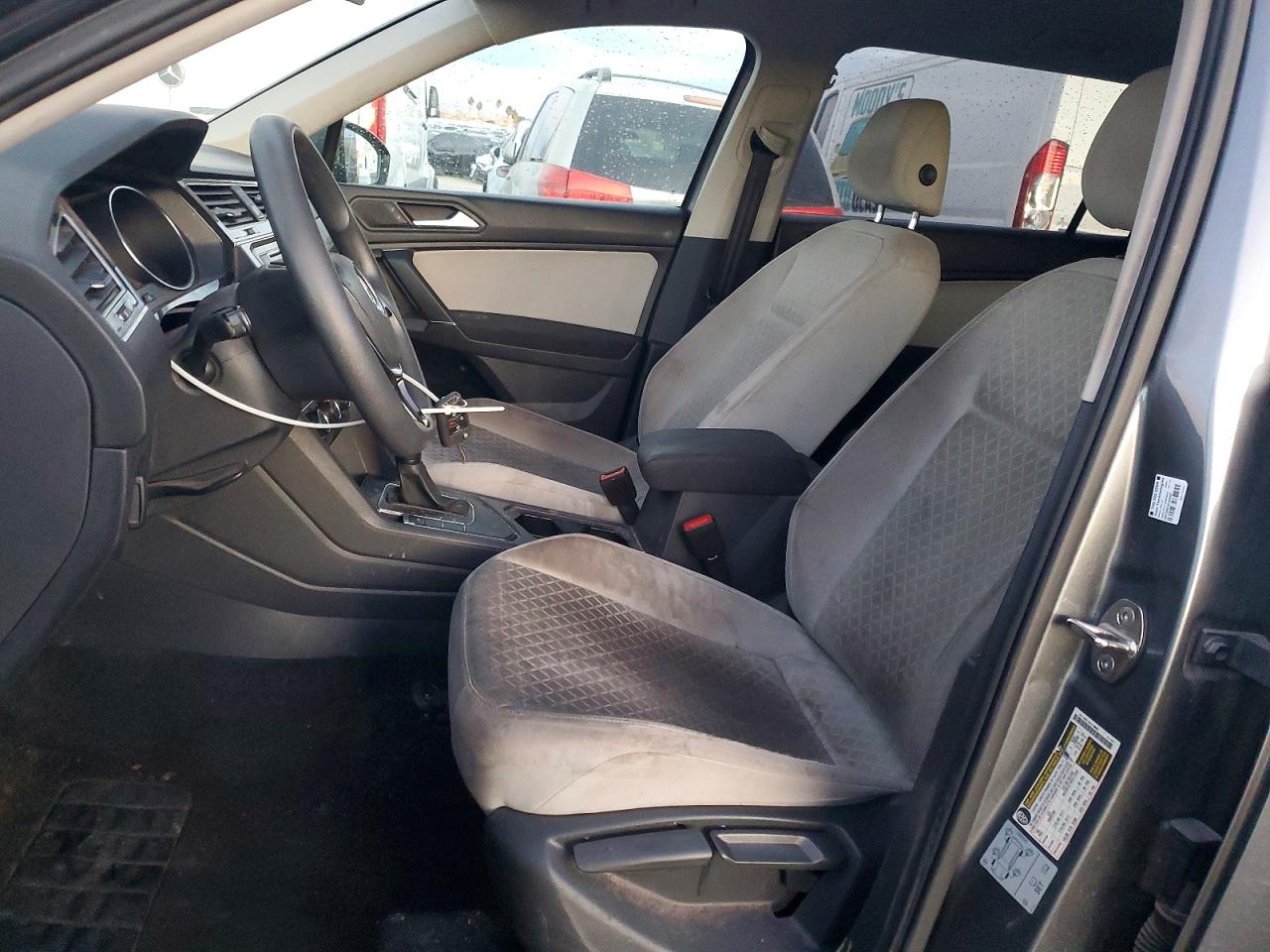 2020 VOLKSWAGEN TIGUAN S photo 13