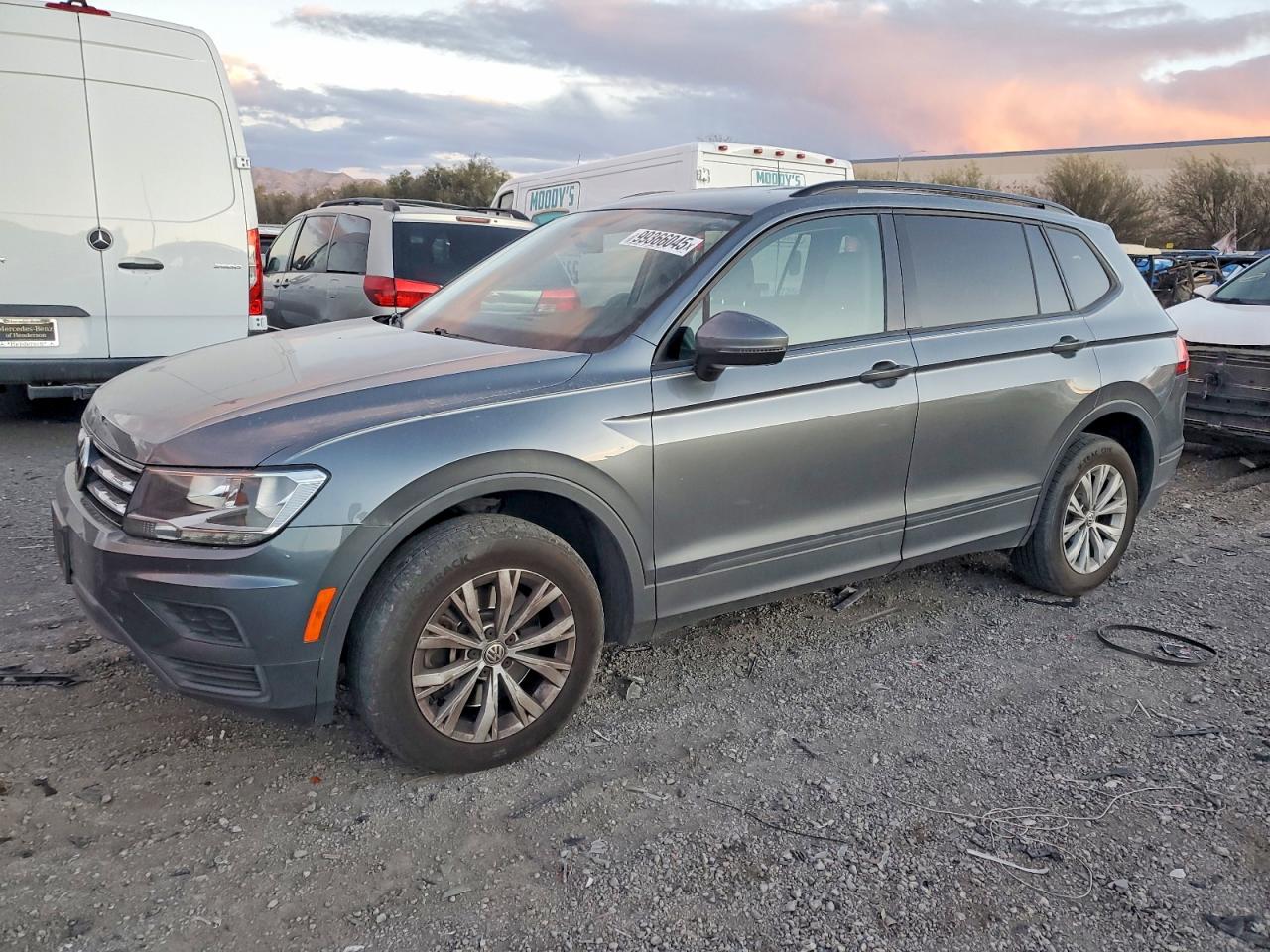 2020 VOLKSWAGEN TIGUAN S photo 2
