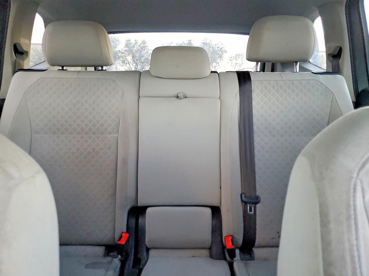 2020 VOLKSWAGEN TIGUAN S photo 19
