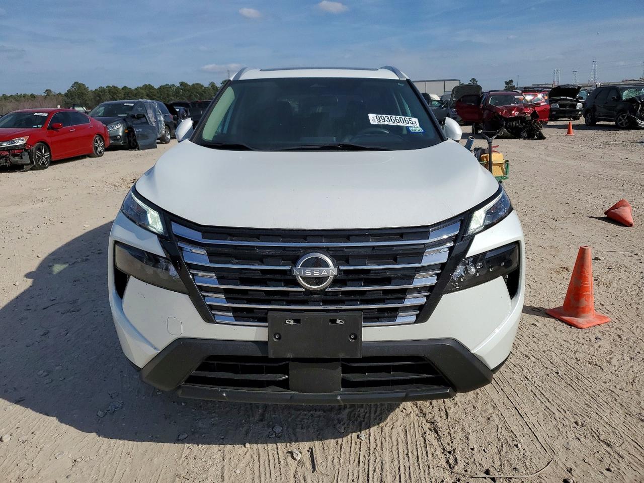 2024 NISSAN ROGUE SV photo 5