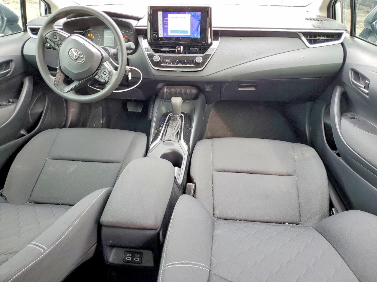 2025 TOYOTA COROLLA LE photo 8