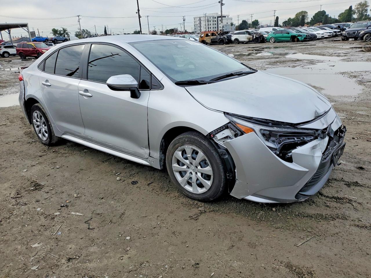 2025 TOYOTA COROLLA LE photo 4