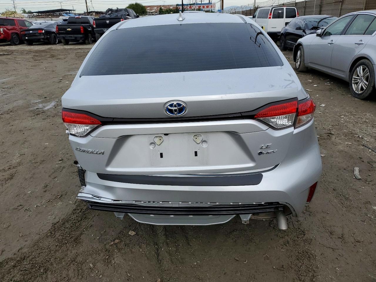 2025 TOYOTA COROLLA LE photo 6