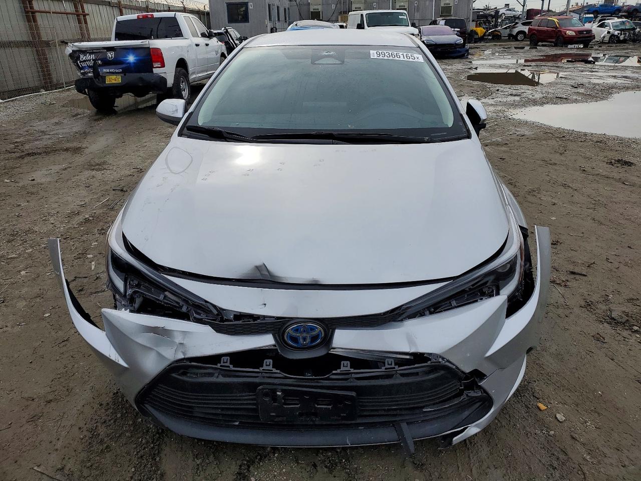 2025 TOYOTA COROLLA LE photo 5
