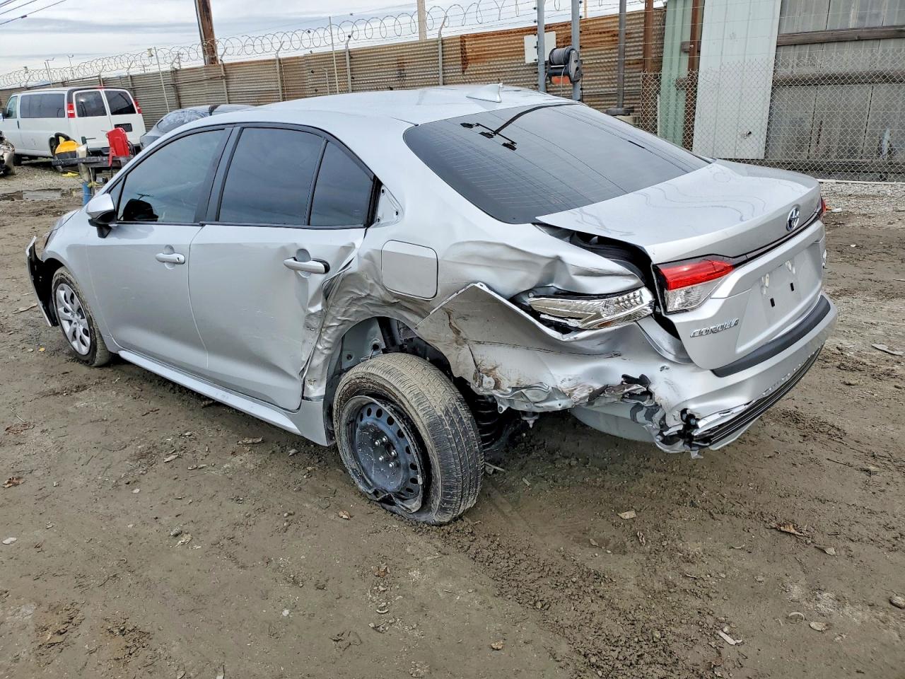 2025 TOYOTA COROLLA LE photo 2