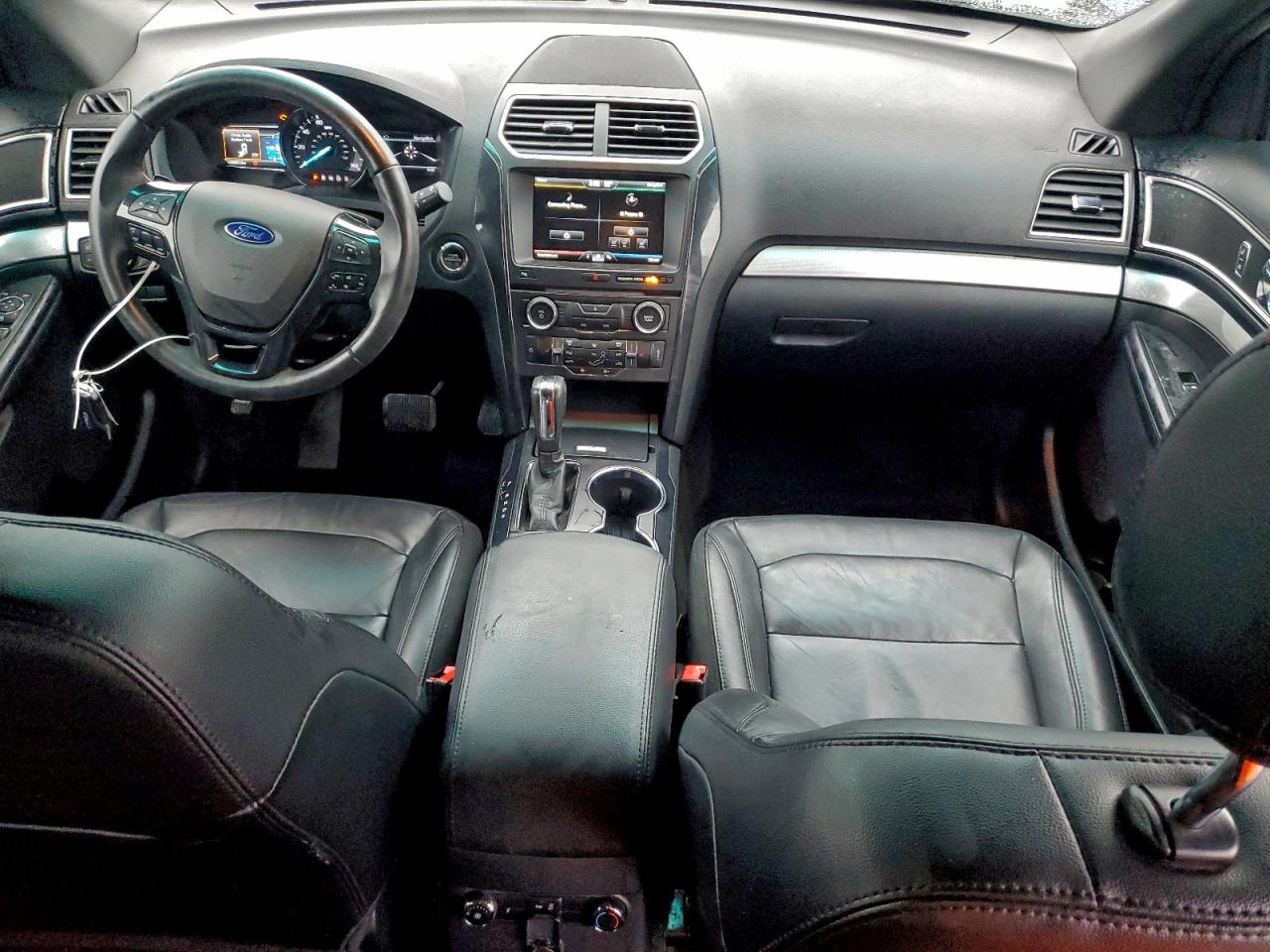2016 FORD EXPLORER XLT photo 8