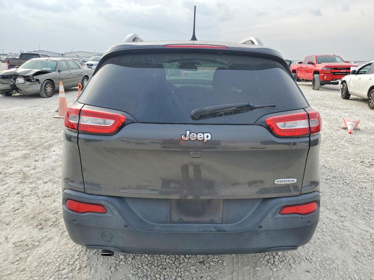 2017 JEEP CHEROKEE LATITUDE photo 6
