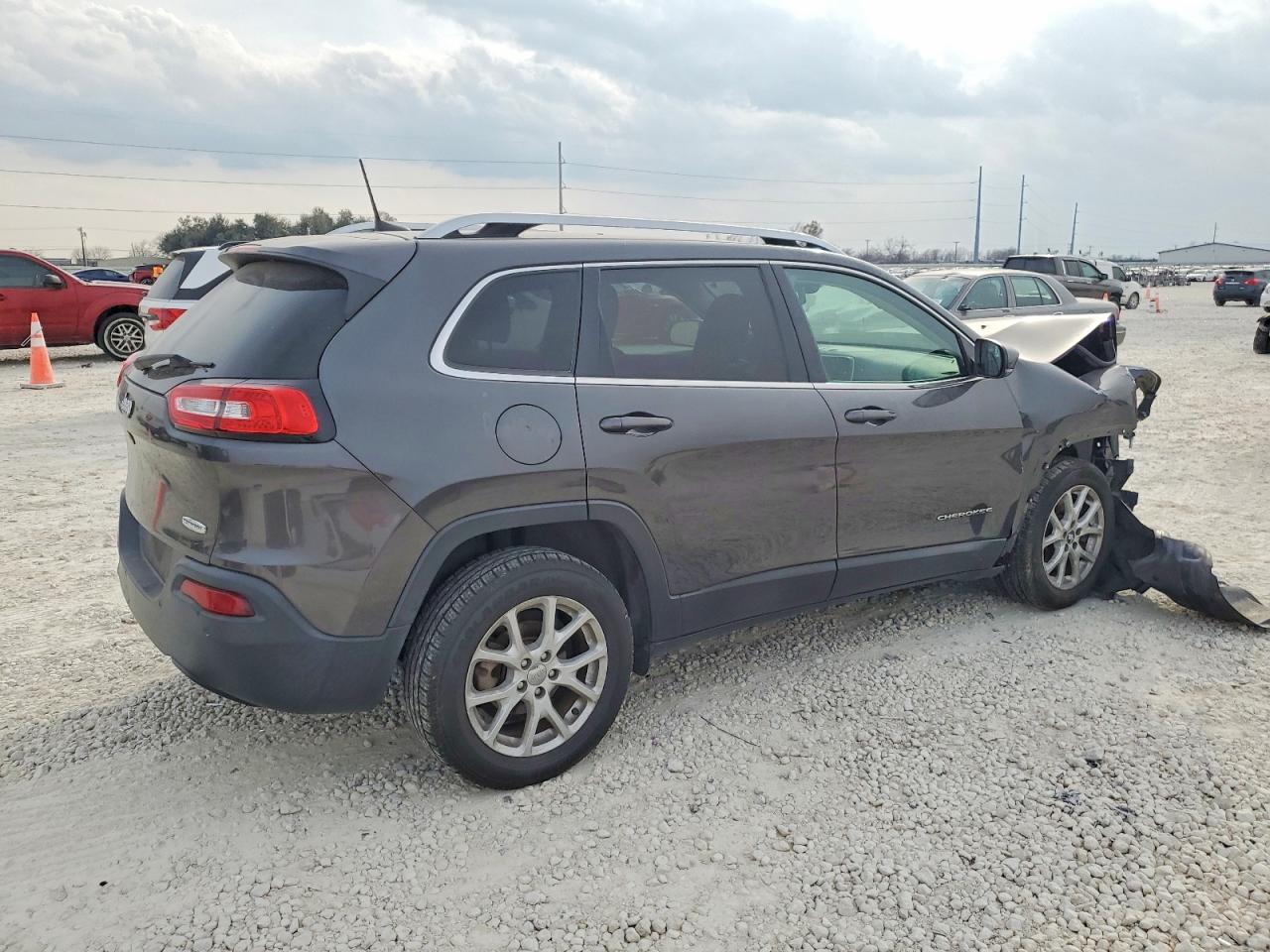2017 JEEP CHEROKEE LATITUDE photo 3