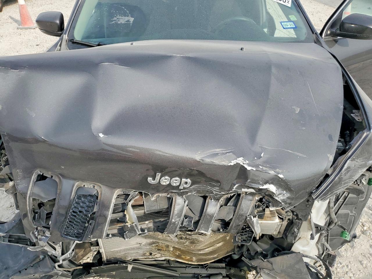 2017 JEEP CHEROKEE LATITUDE photo 12