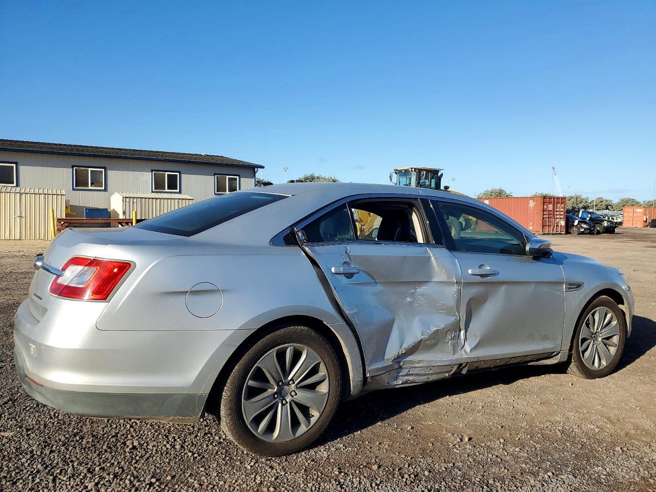 2011 FORD TAURUS LIMITED photo 3