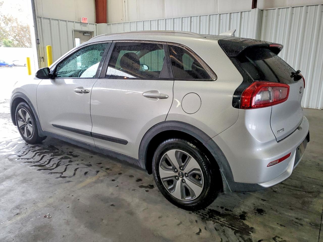 2017 KIA NIRO EX photo 2