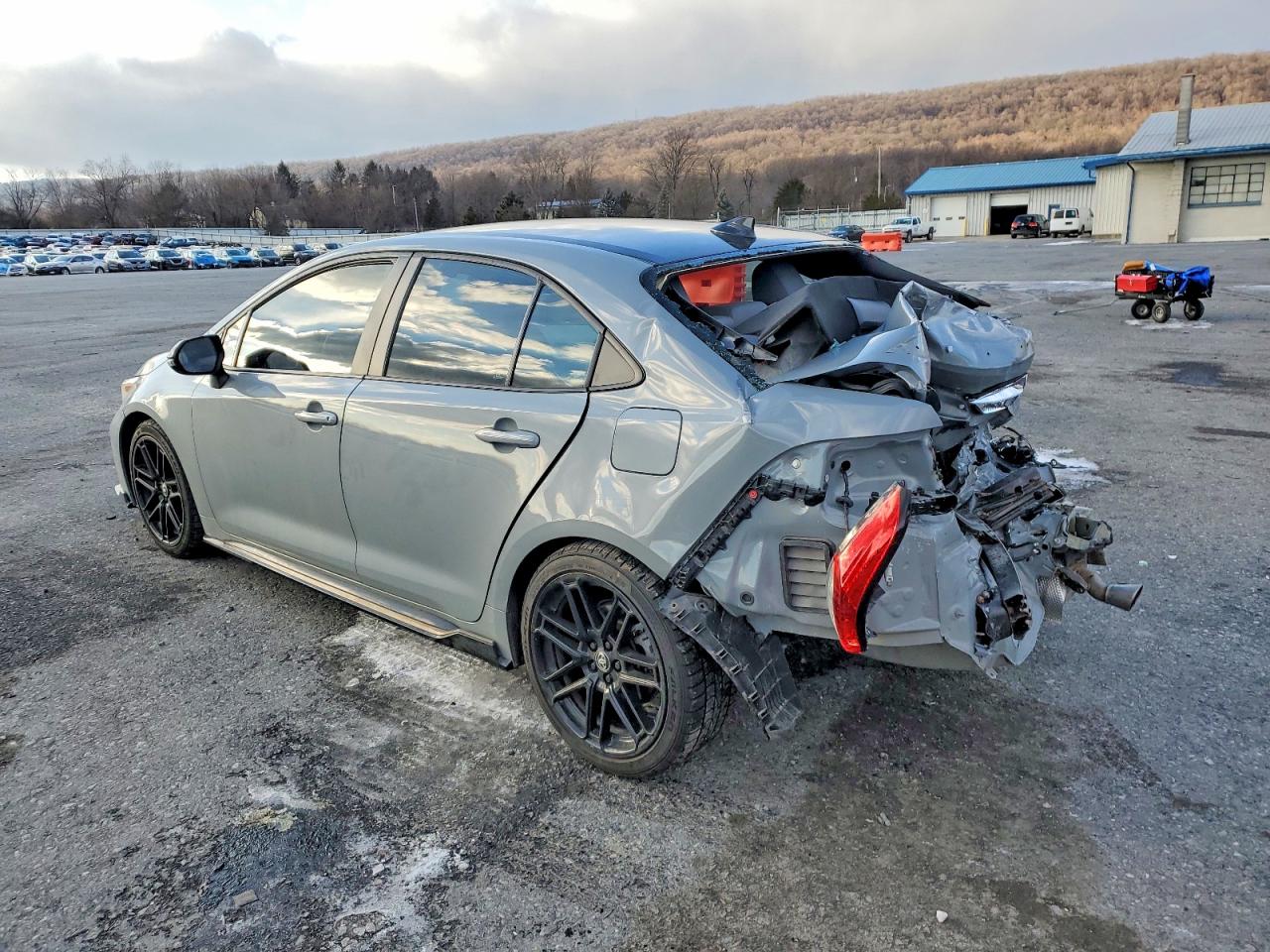 2022 TOYOTA COROLLA SE photo 2