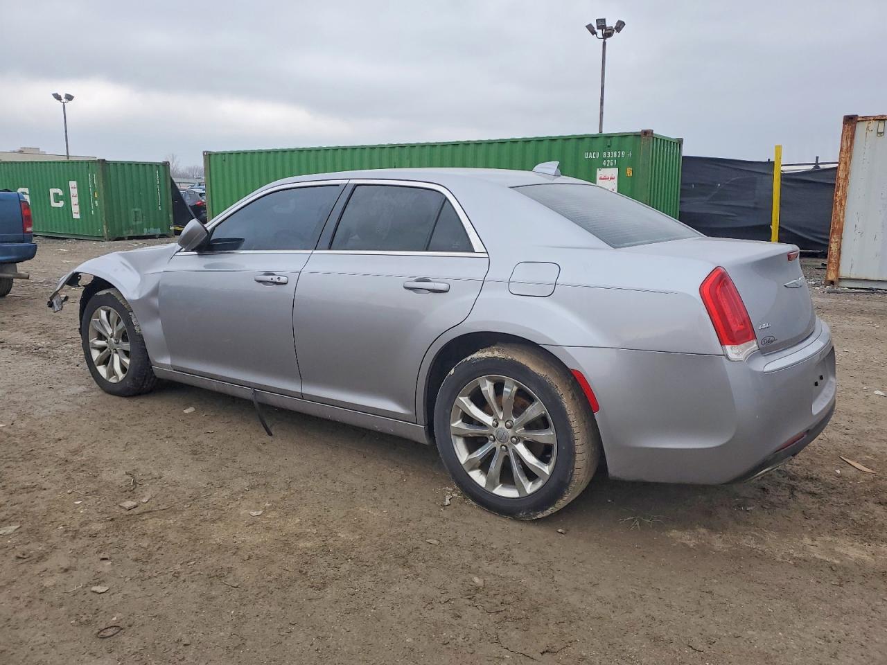 2016 CHRYSLER 300 LIMITED photo 2