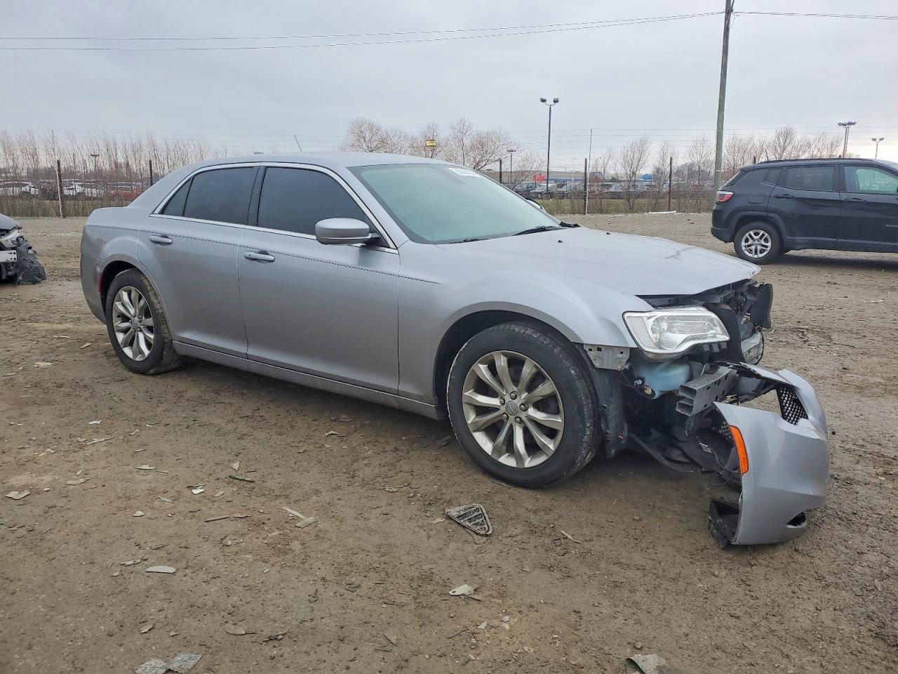 2016 CHRYSLER 300 LIMITED photo 4