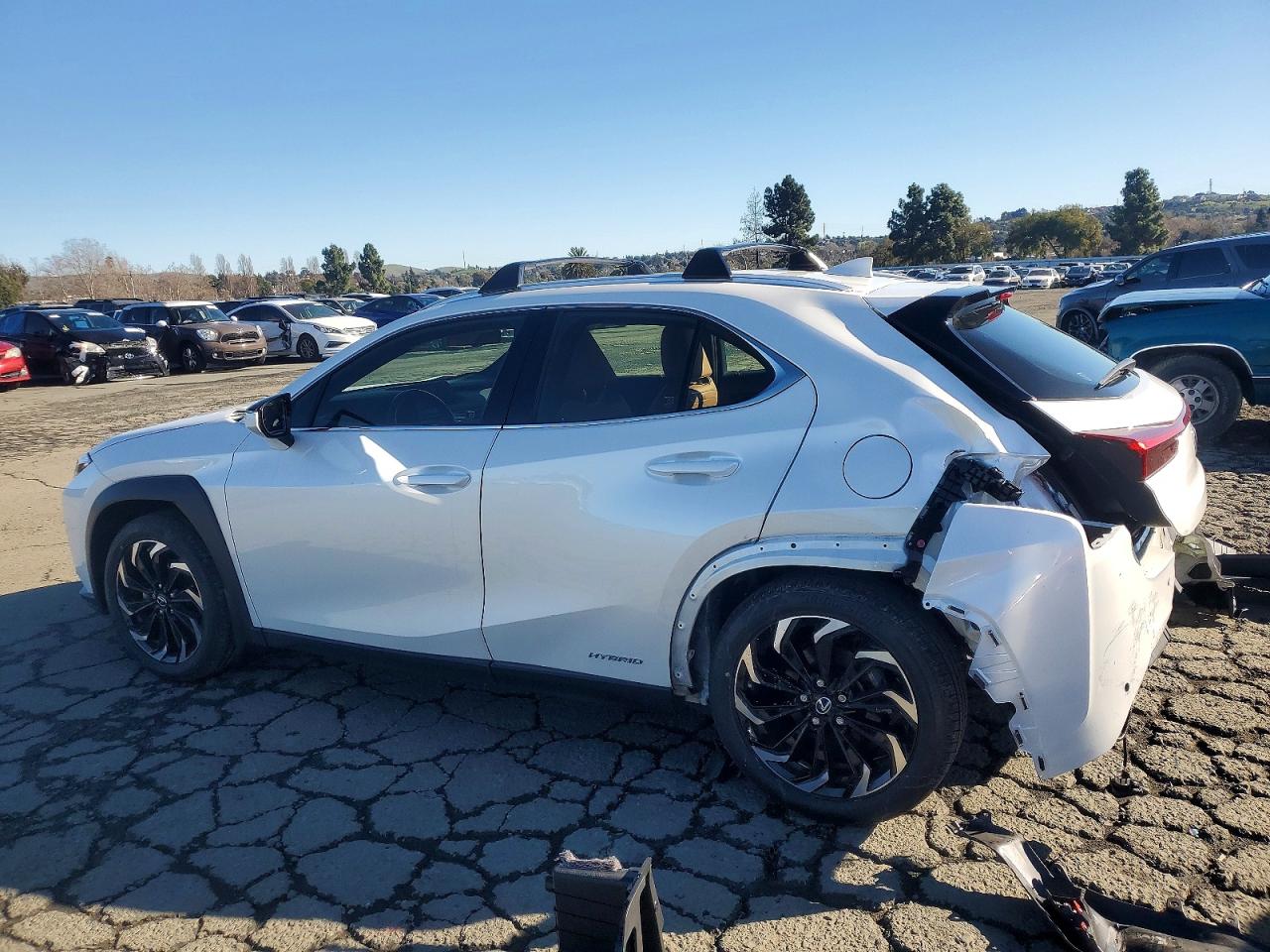 2022 LEXUS UX 250H BASE photo 2
