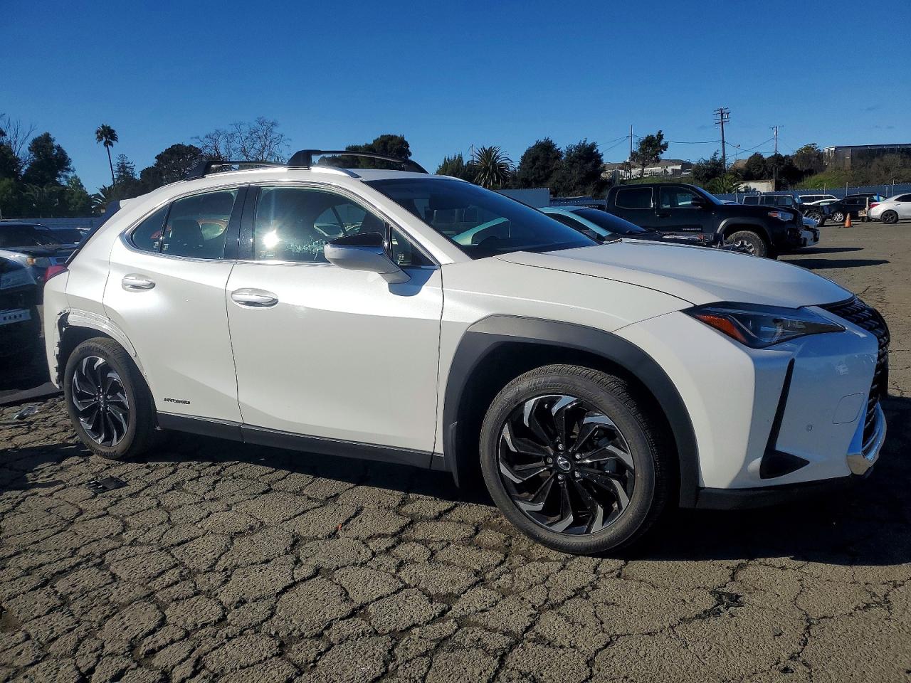 2022 LEXUS UX 250H BASE photo 4