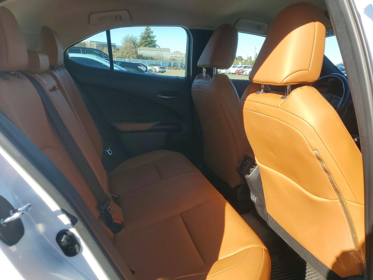 2022 LEXUS UX 250H BASE photo 10