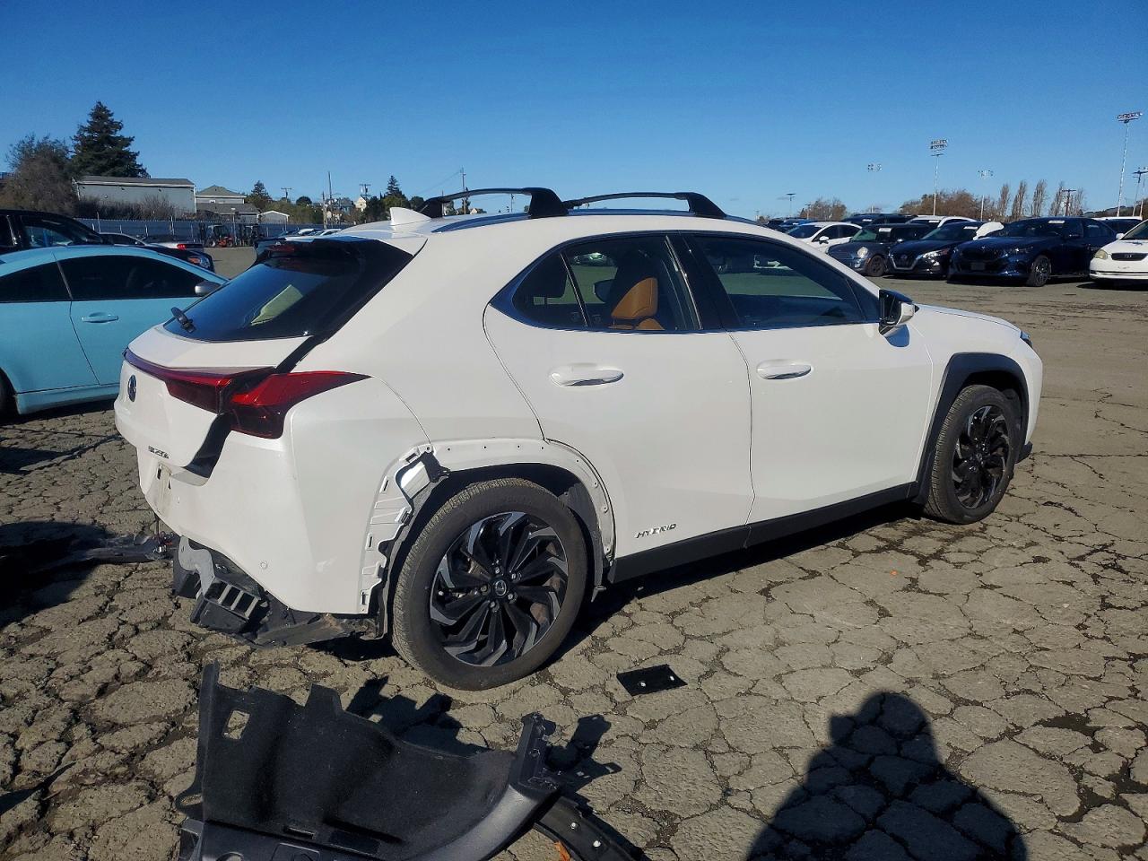 2022 LEXUS UX 250H BASE photo 3