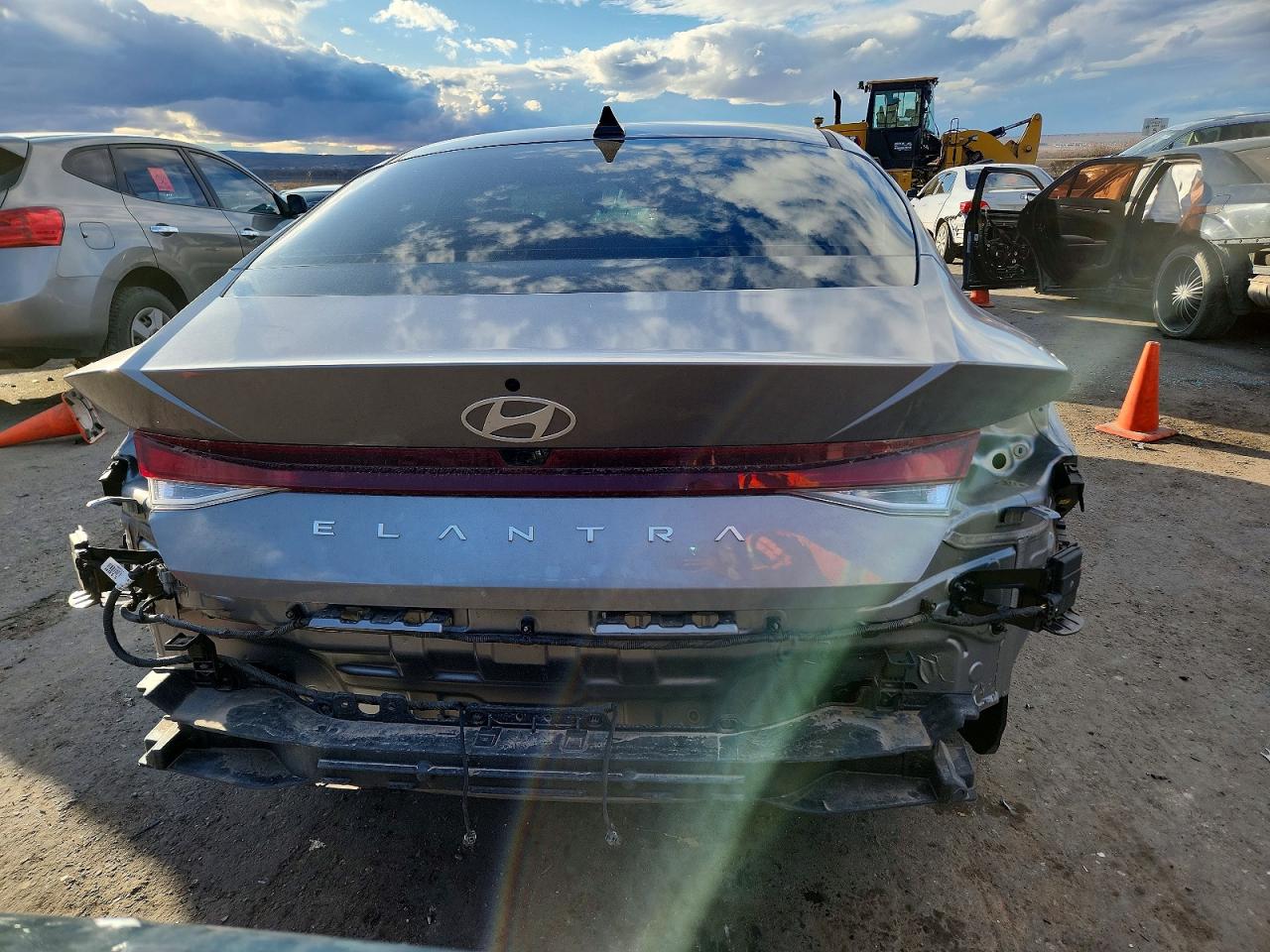 2024 HYUNDAI ELANTRA SEL photo 6