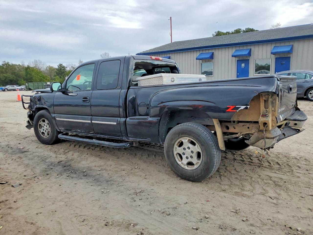 2003 CHEVROLET SILVERADO K1500 photo 2