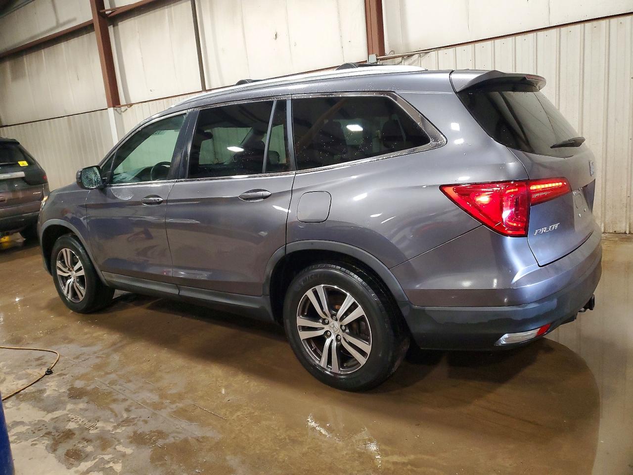 2016 HONDA PILOT EXL photo 2