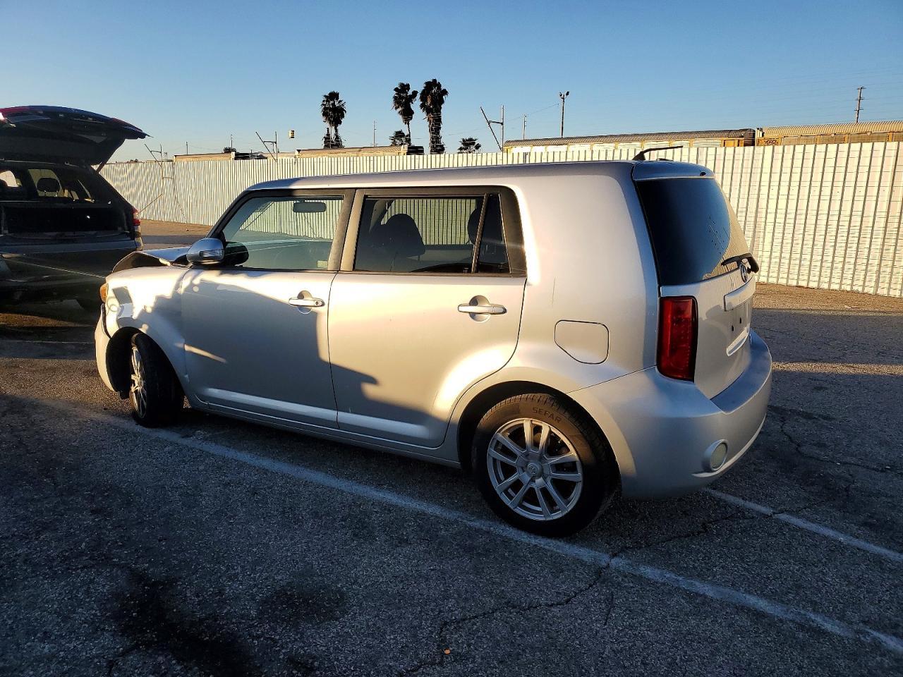 2008 TOYOTA SCION XB photo 3