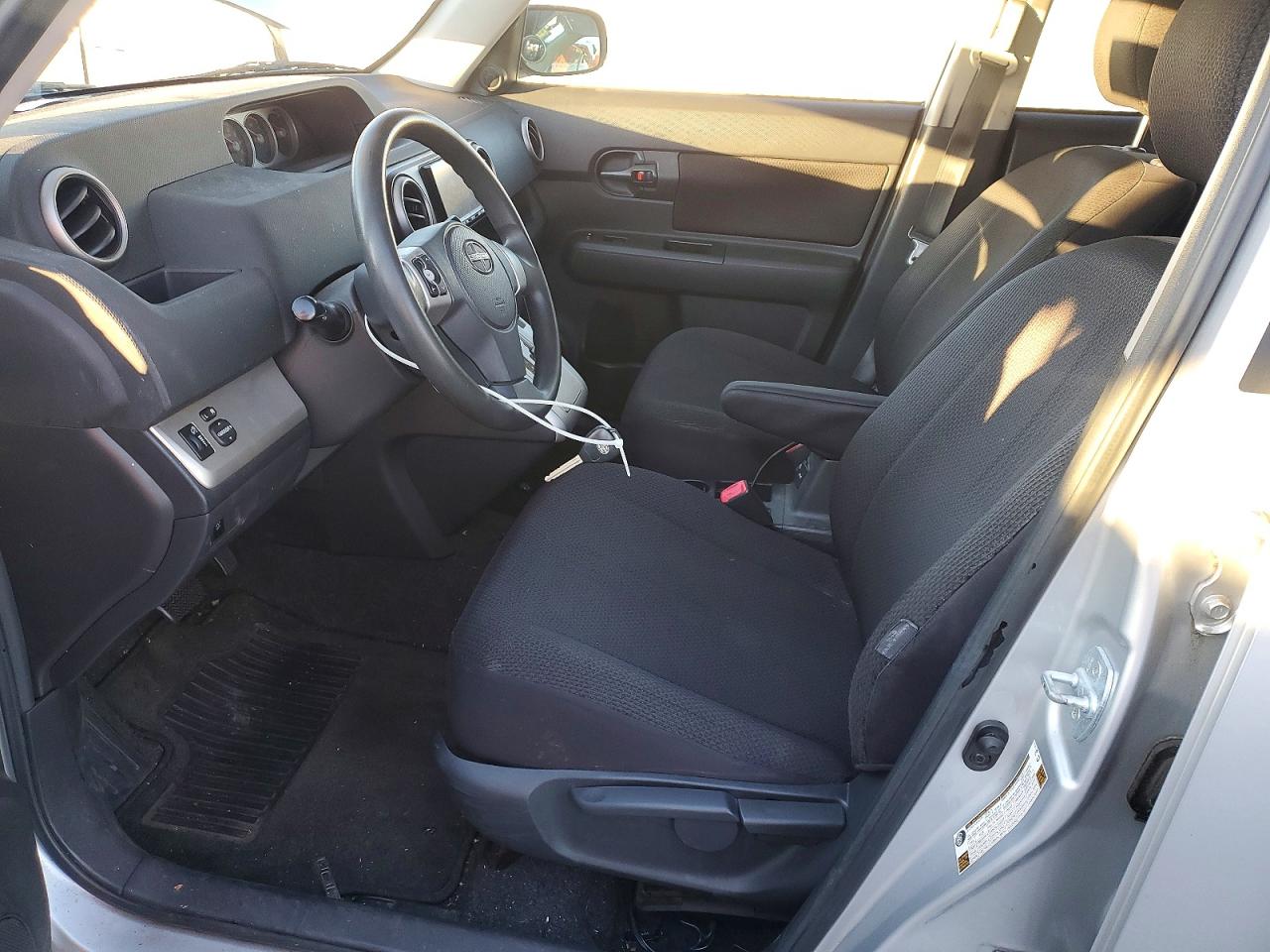 2008 TOYOTA SCION XB photo 13
