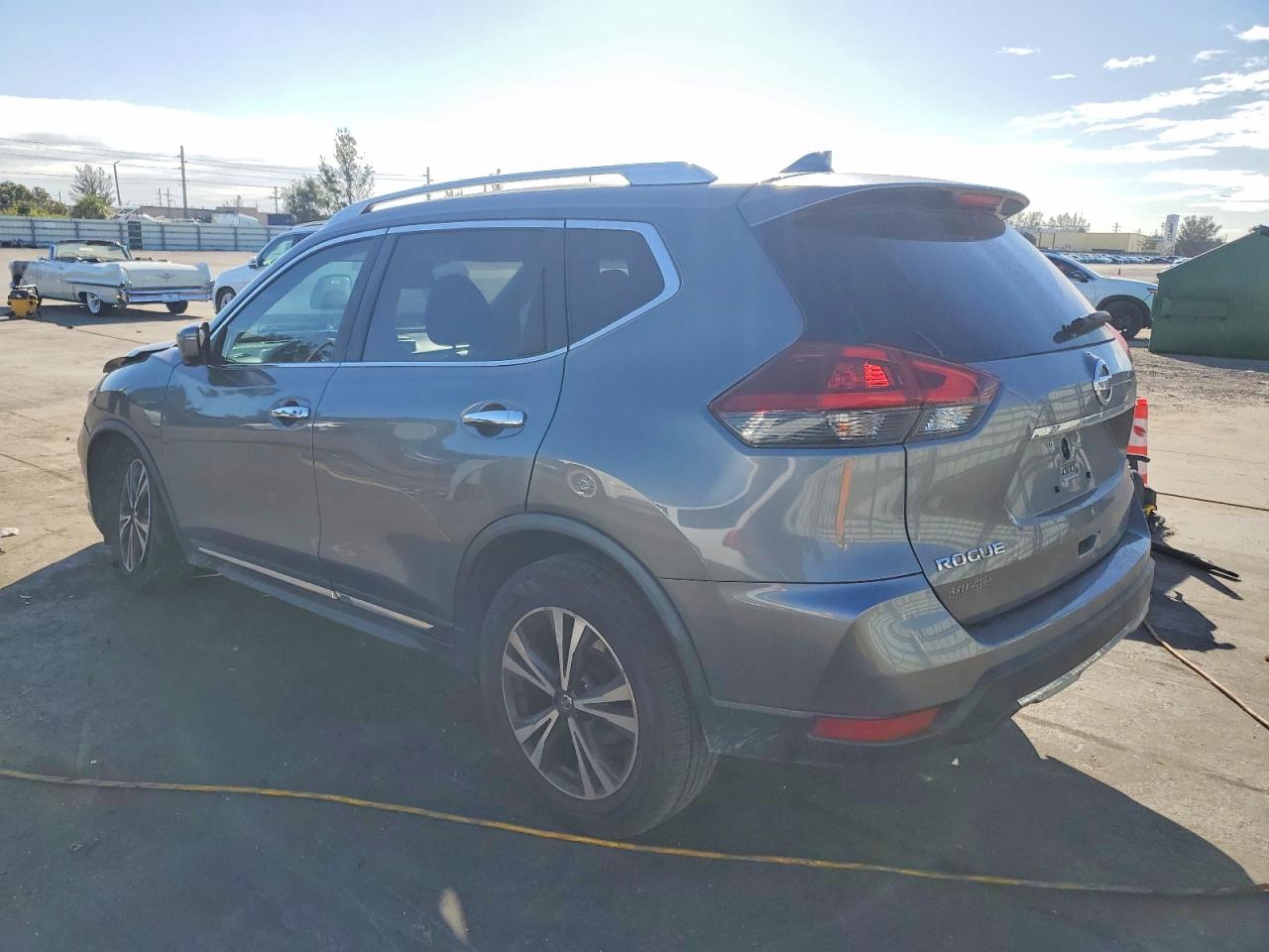 2018 NISSAN ROGUE S photo 2