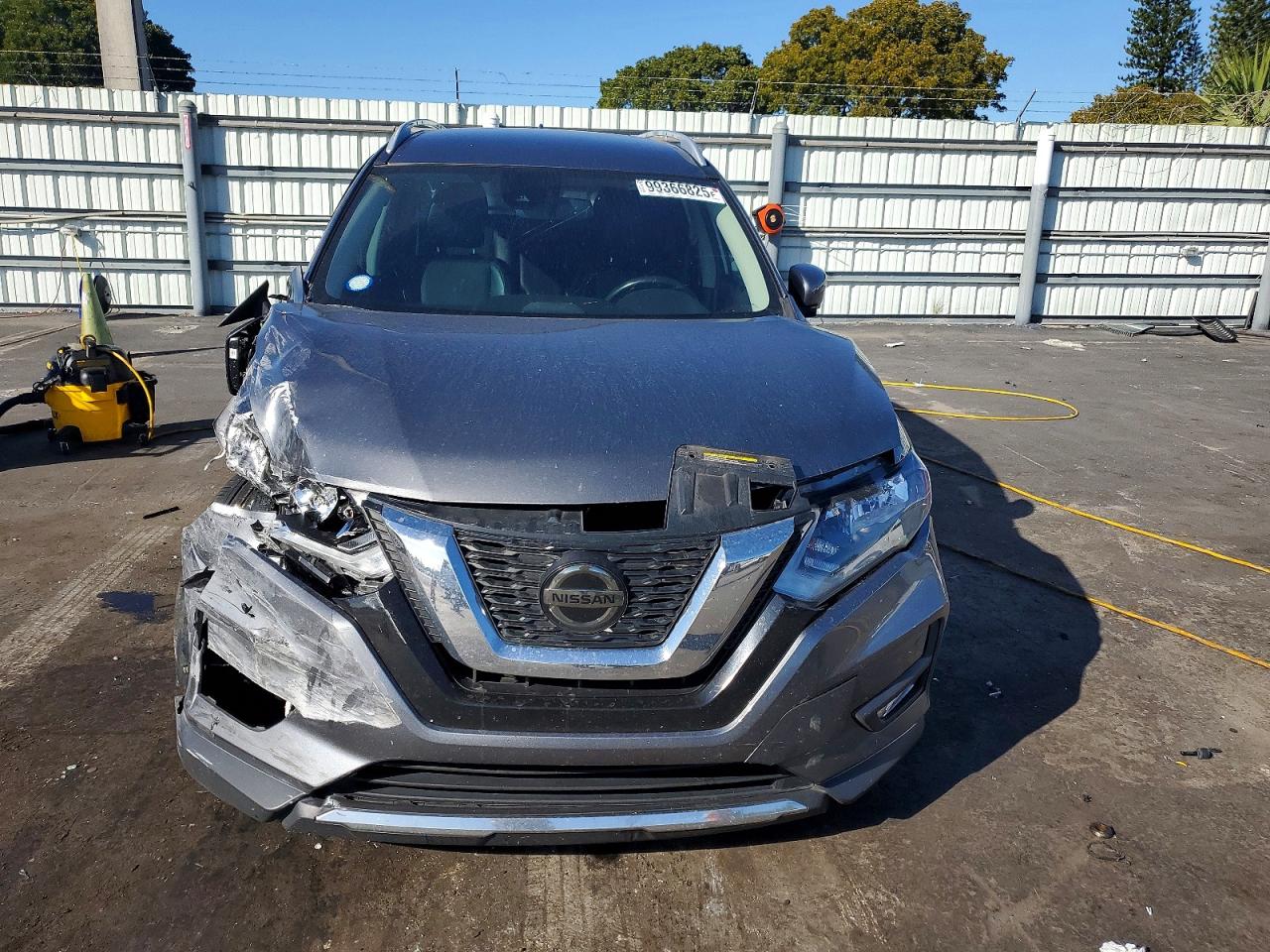2018 NISSAN ROGUE S photo 5