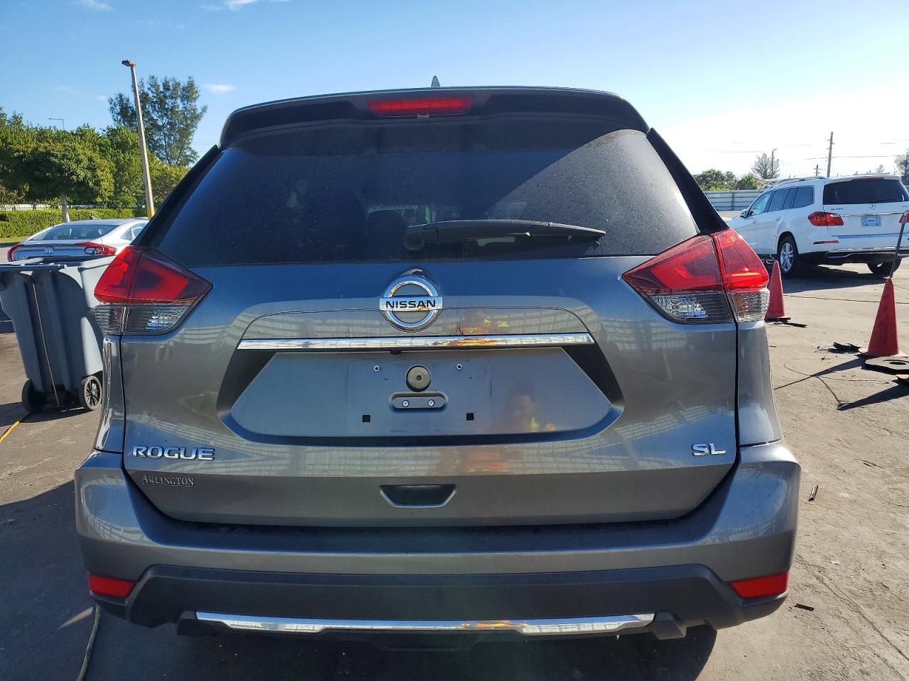 2018 NISSAN ROGUE S photo 6