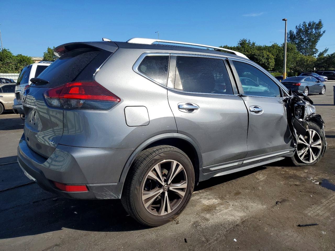 2018 NISSAN ROGUE S photo 3