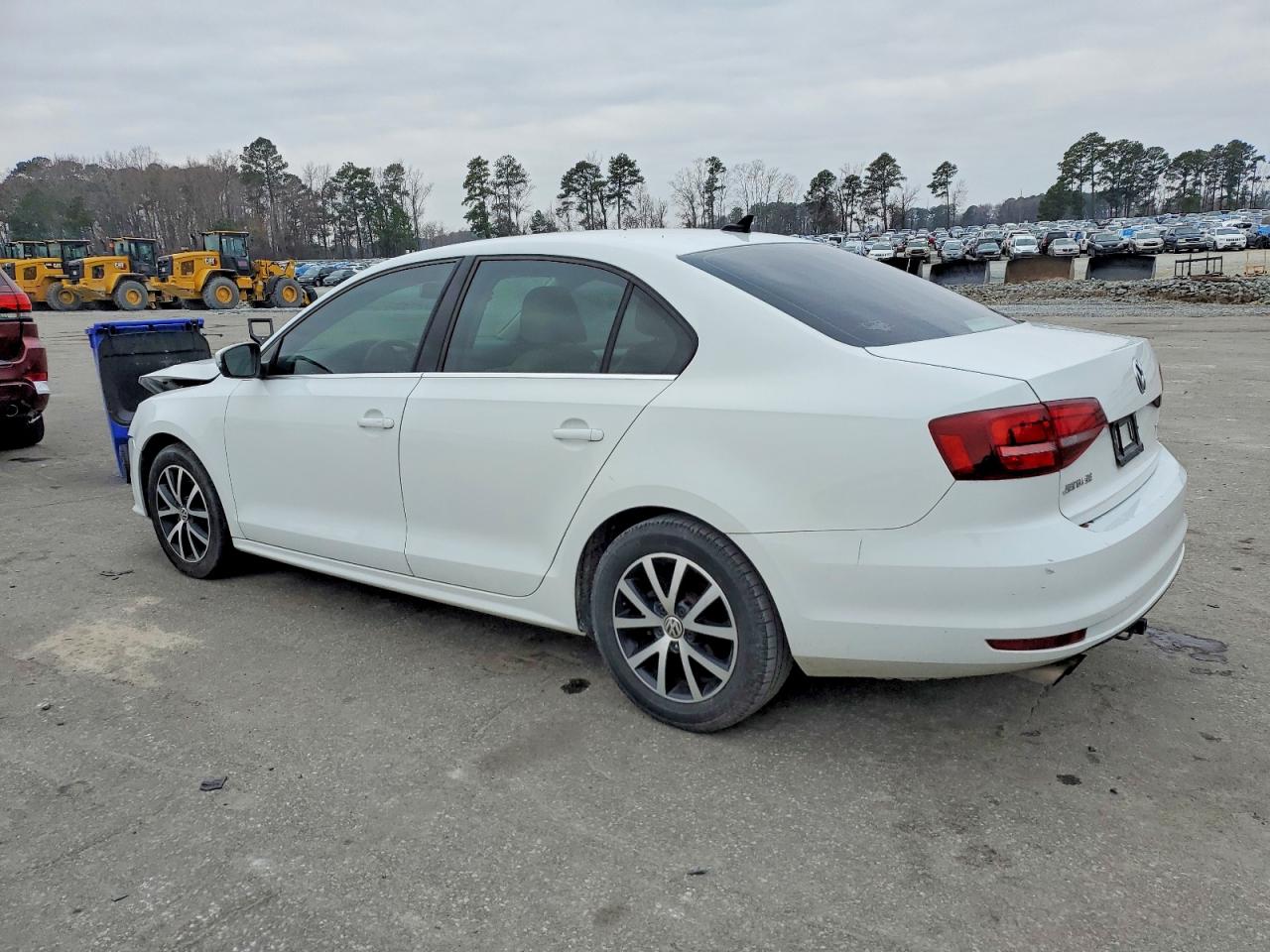 2017 VOLKSWAGEN JETTA SE photo 4
